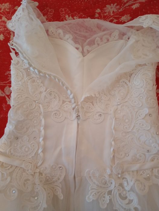 Весільна сукня  44 розмір айворі