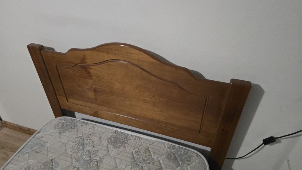 Cama de solteiro em pinho