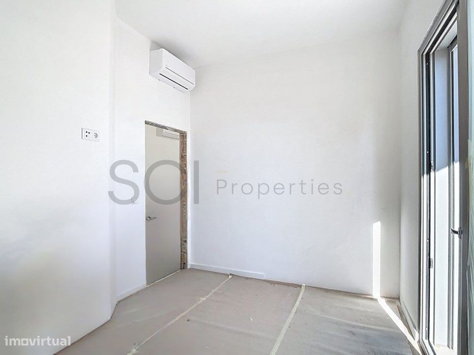 Apartamento T1 com logradouro 42m2, na Quinta do Conde