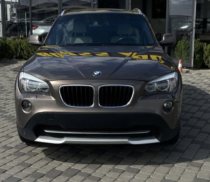 Автомобіль BMW X1