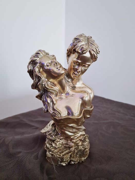 Estatueta vintage casal prateado
