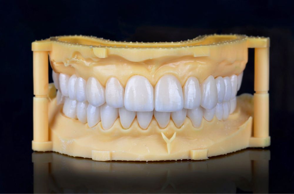 Зуботехнічна лабораторія пропонує співпрацю. Зубний технік.