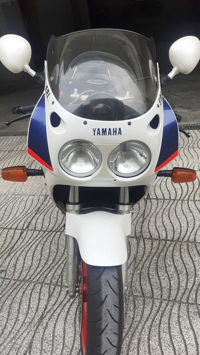 Moto Yamaha Fzr 1000
