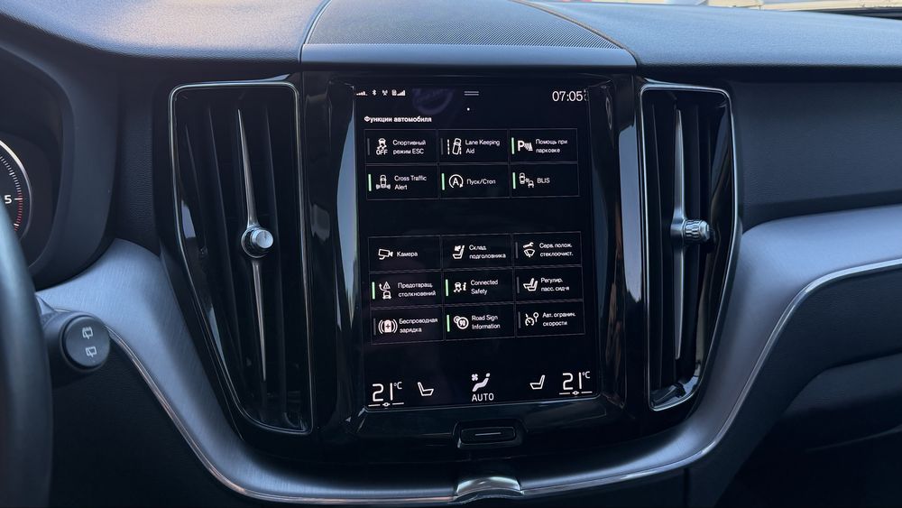 Volvo XC60 2021 2.0 дизель повний привід офіційна