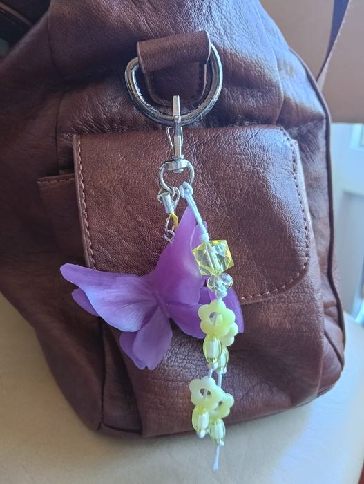 Bag charm artesanal borboleta