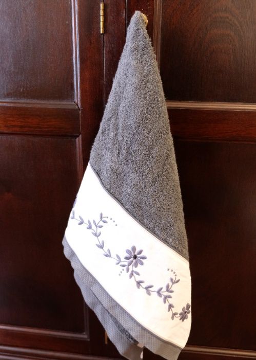 Toalha de rosto em Bordado Madeira 100cmx50cm