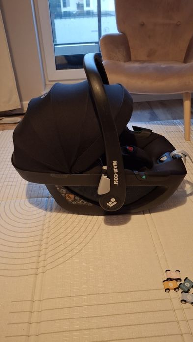 Fotelik nosidełko Maxi Cosi Pebble 360 isize
