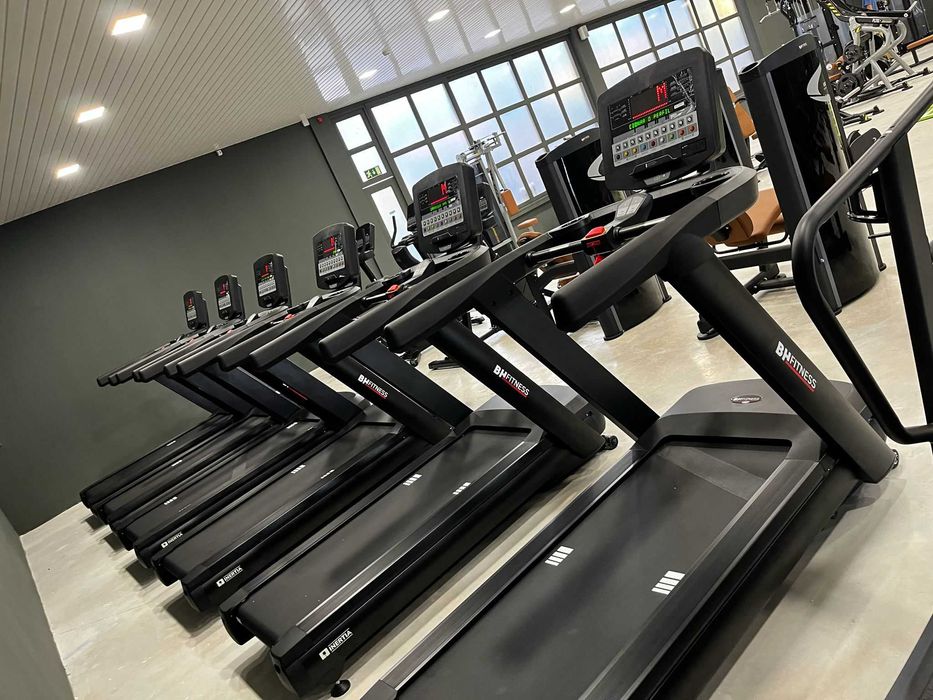 Passadeiras Profissionais BH Fitness – Estado Impecável (4 unidades disponíveis)