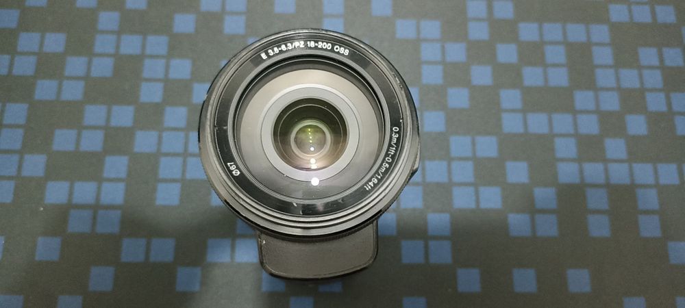 Lente objetiva Sony SELP18200 pz
