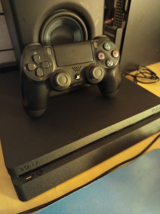Consola Playstation 4 Slim Desbloqueada Com 15 Jogos e Comando Sony