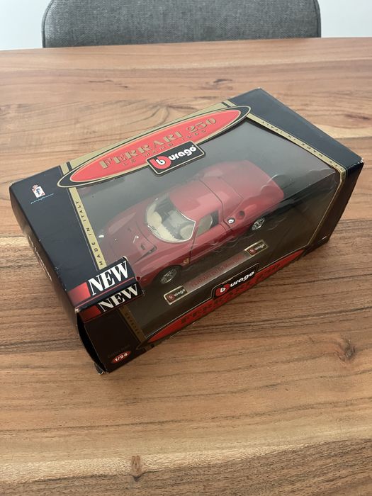 Carro Coleção Burago Ferrari 250 Le Mans 1965