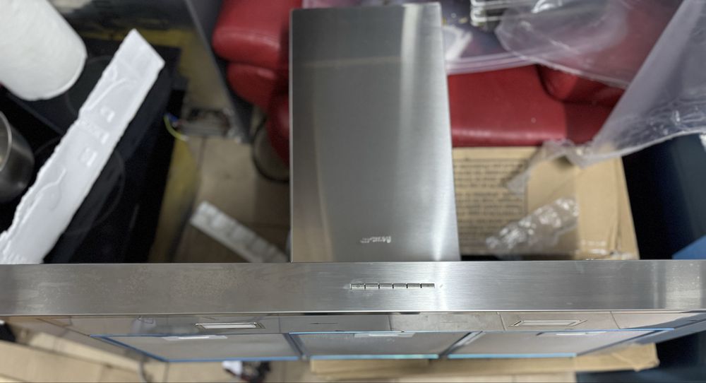 Exaustor de Parede Smeg Universal KBT900XE de 4 Velocidades e de 90 cm