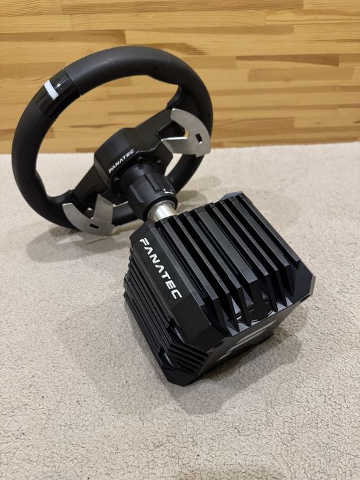 Хороший стан. Ігровий комплект Fanatec CSL DD