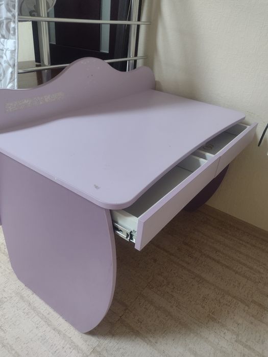 Продам мебель б/у, в хорошем состоянии, стоимость комплекта 24000.