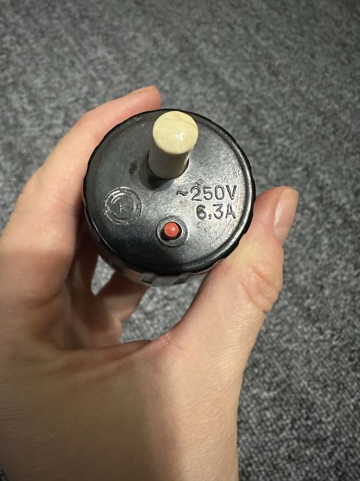 Низьковольтні автоматичні запобіжники 10А