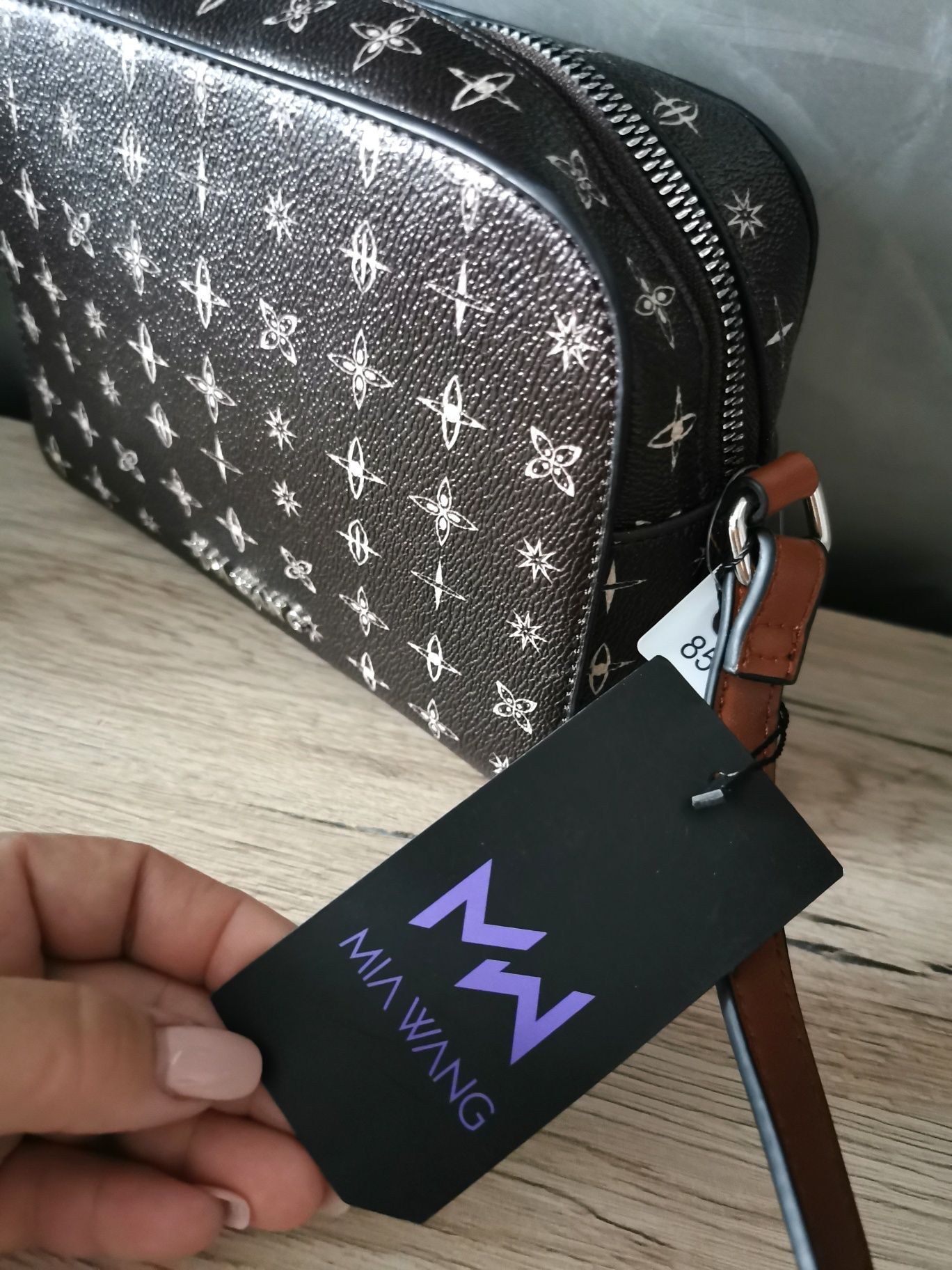 Nowa torebka Mia Wang br z karmel sygnowana monogram Wroc aw Krzyki OLX.pl