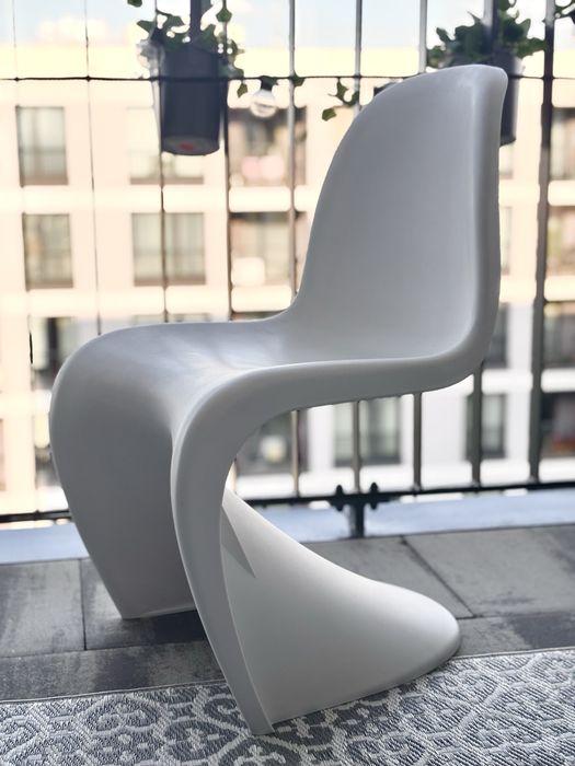 Nowoczesne krzesło designerskie w stylu Panton