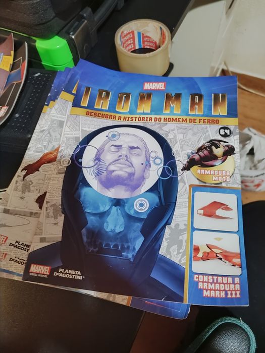 Peças  do boneco do iron man