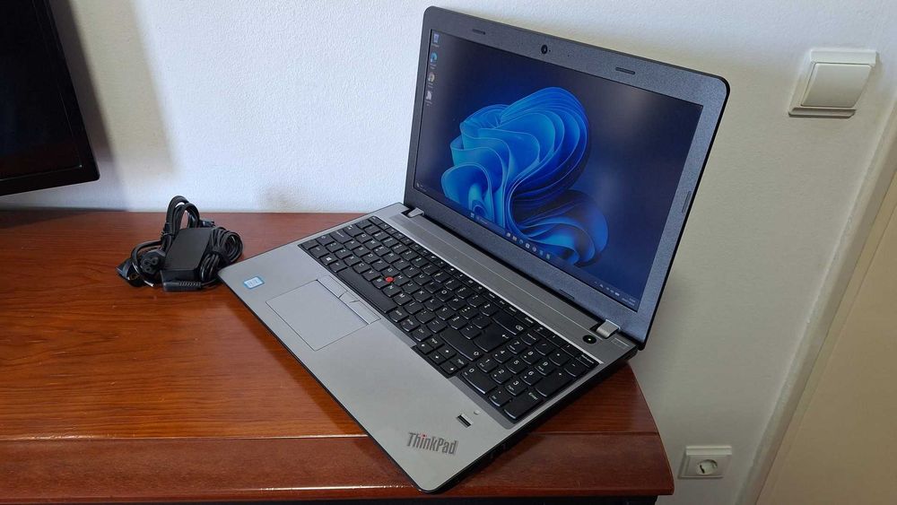 Lenovo ThinkPad E570 Core i5-7200U 3.1GHz- 8GB Ram- SSD 256GB