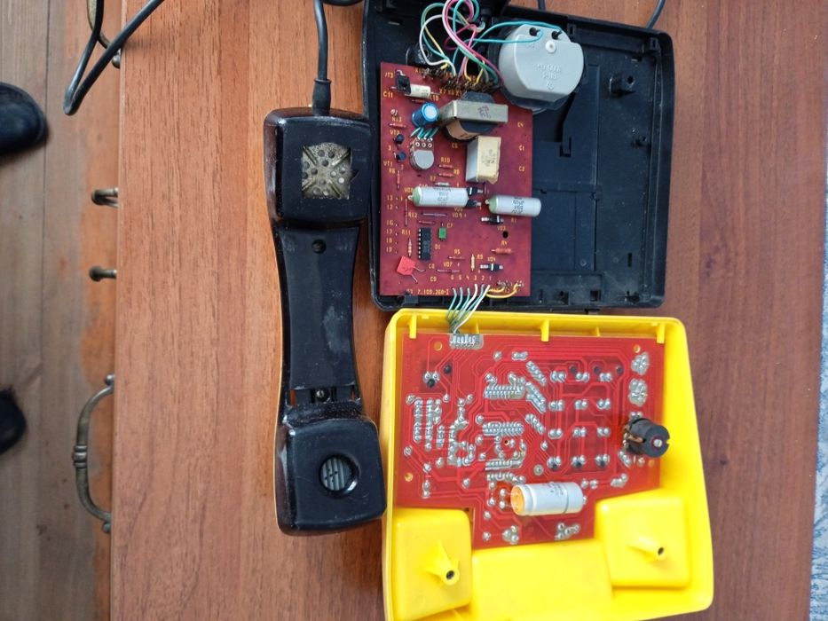 Продам телефоны времён СССР.