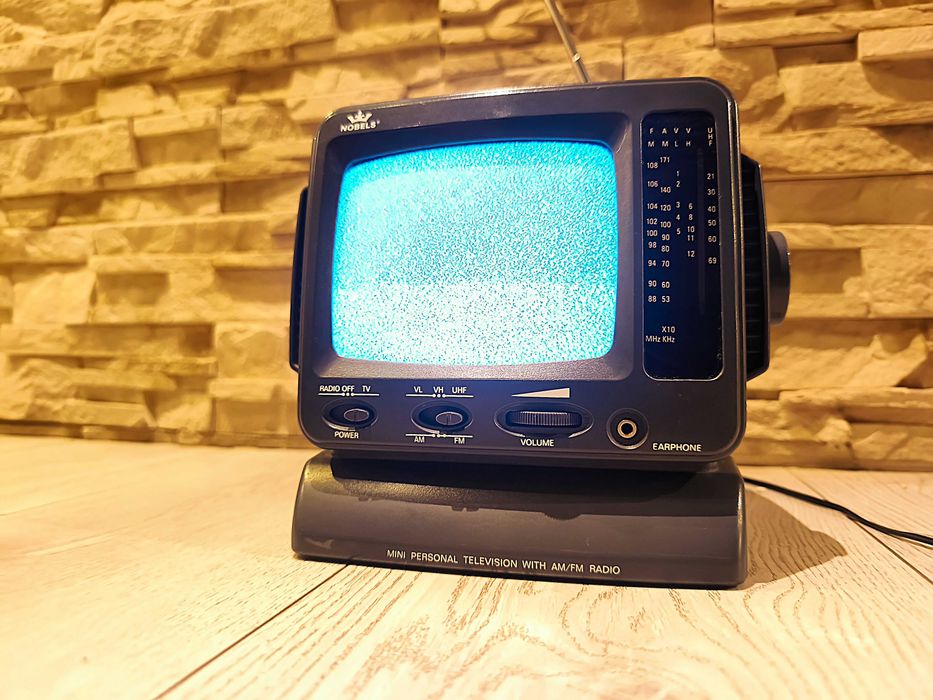 Telewizorek turystyczny Nobels PRL