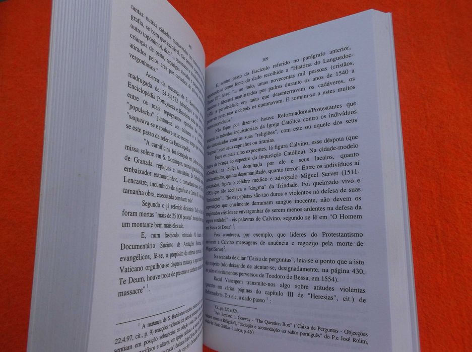 Falsificação da História - Francisco de Azevedo Gomes 1º Vol.
