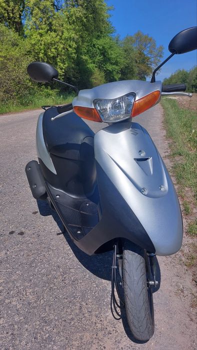 Suzuki lets 2 з Японії