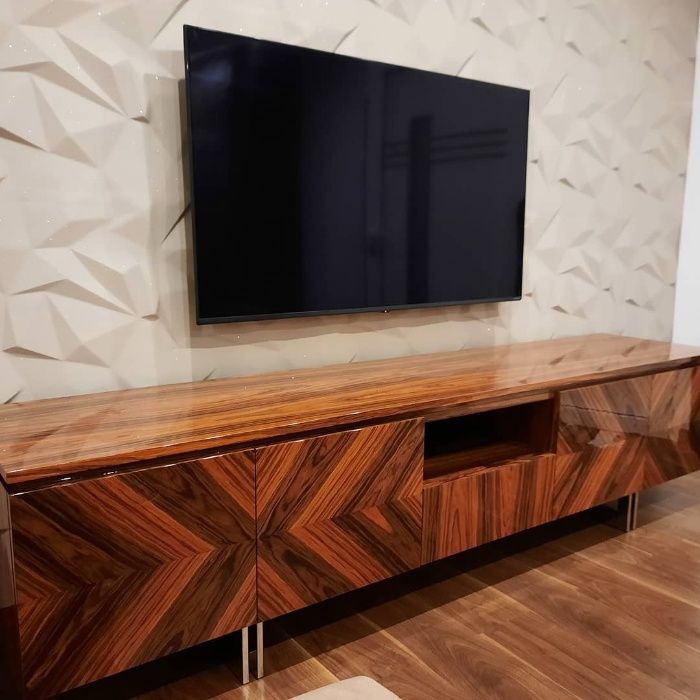 Móvel Tv 4Portas 2Gavetas Pau Ferro Brilho e Inox Dourado