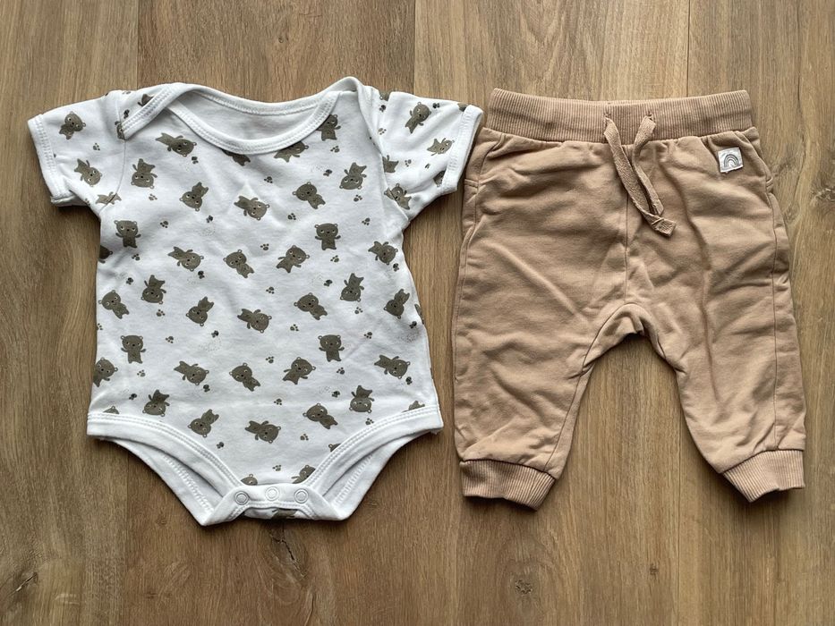 Spodnie niemowlęce Lindex i body z krótkim rękawem rozm. 50