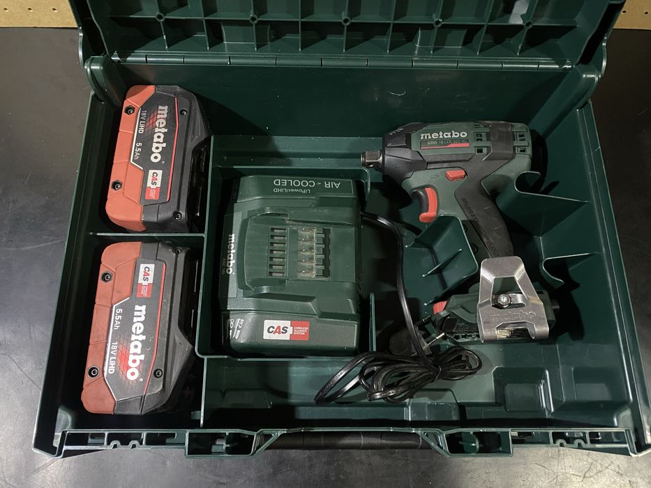 Aparafusadora de impacto Metabo SSW 18 LTX 300 BL