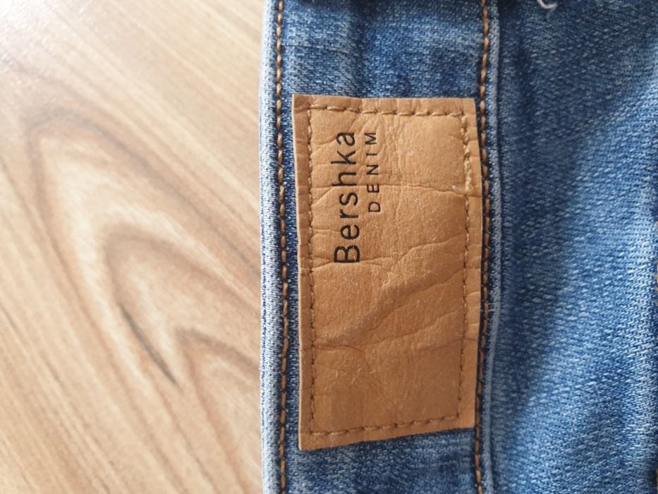 Jeansy z dziurami Breshka Denim rozm 38