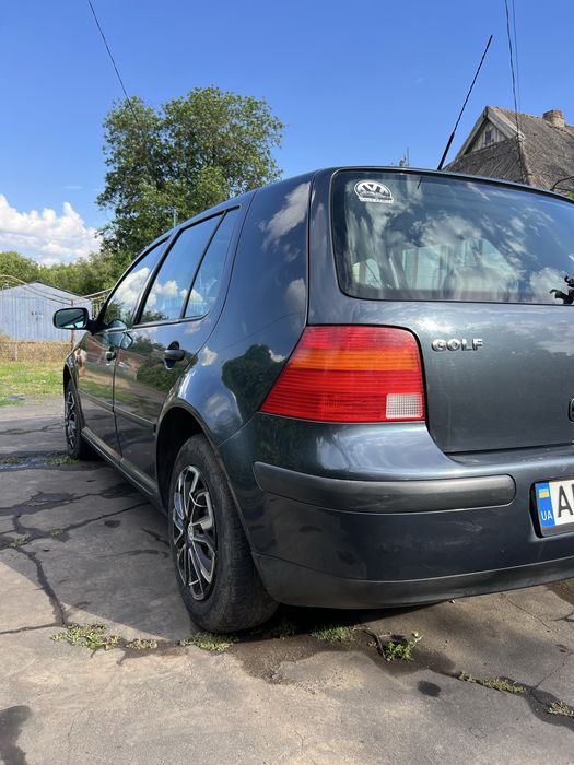 Volkswagen Golf 4 - 1.4