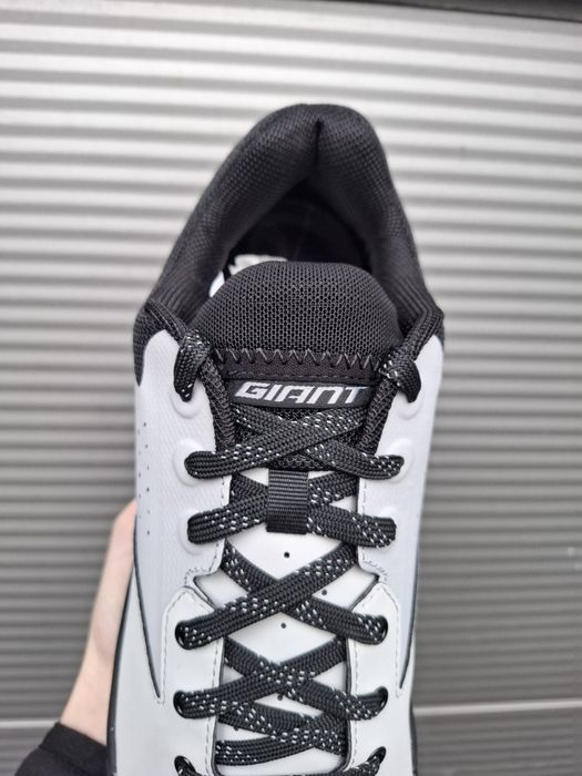 Buty rowerowe górskie na platformy Giant Shuttle Flat rozmiary 43