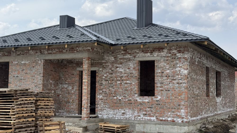 Будинок на стадії будівництва Єоселя