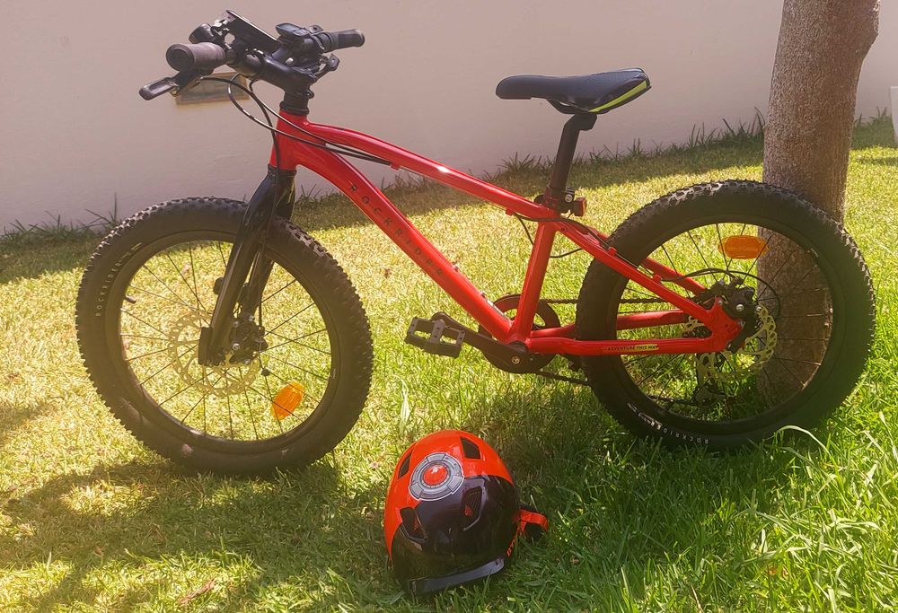 Bicicleta Rockrider 900r + capacete incluído