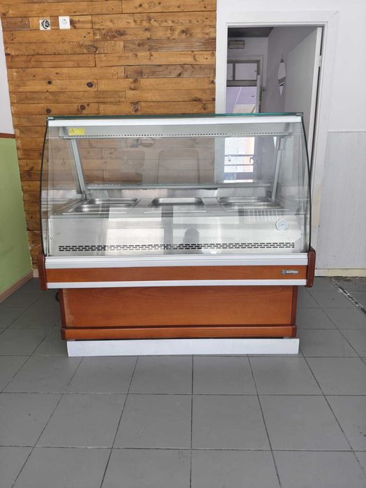 Vitrine com estufa