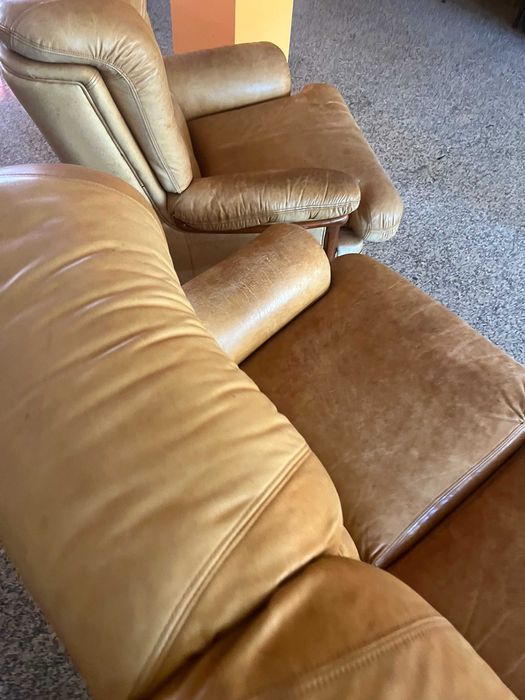 Conjunto de sofás em pele genuína castanha – Sofá de 3 lugares + 2 cadeirões