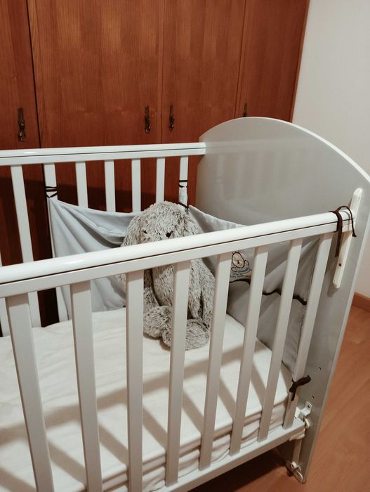 Cama para bebe com grade