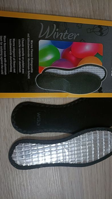 Nowe Wkładki dziecięce Rozmiar 27 izolujące ciepło . Zimowe, wiosenne.