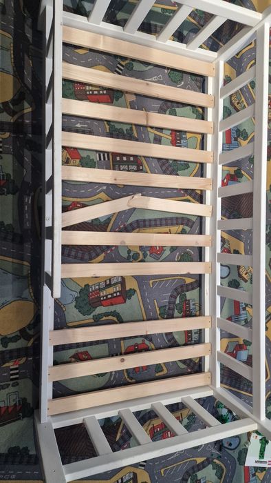 Łóżko dziecięce domek białe