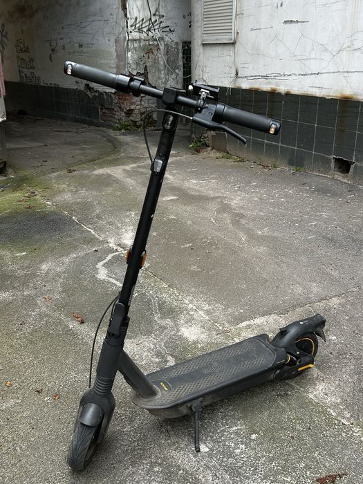 Електросамокат Segway Ninebot MAX G2 E