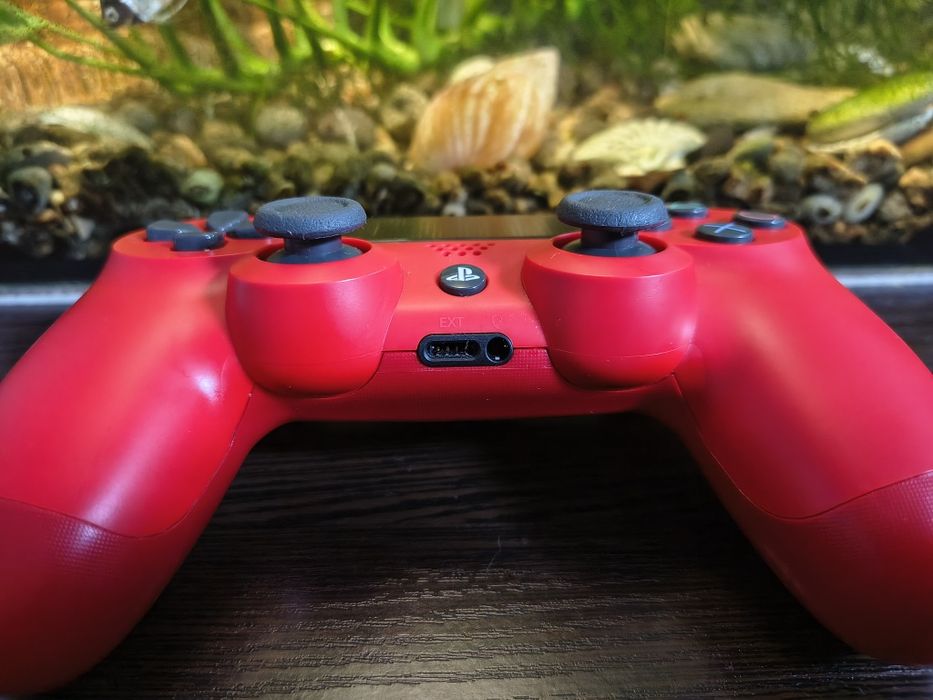 Dualshock 4 для PS4 (magma red)