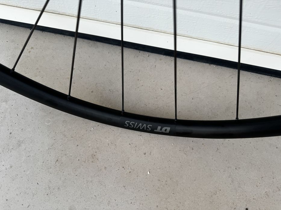 Rodas DT Swiss R470 para bicicleta de estrada, como novas