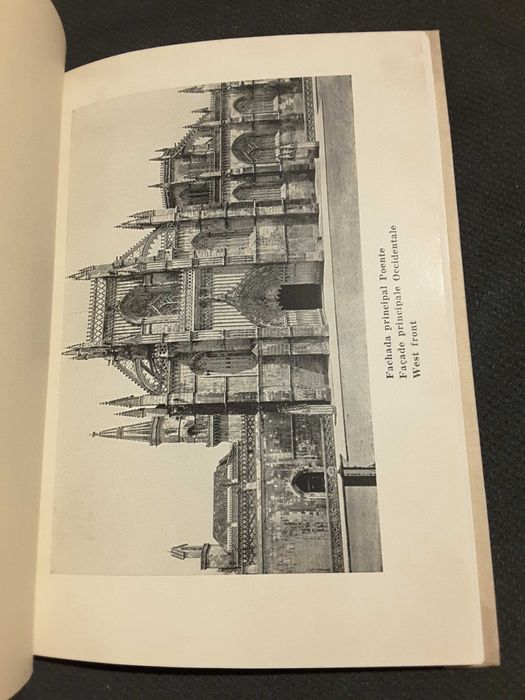 Arte em Portugal: Guimarães-Vila do Conde-Batalha-Santarém-Vila Viçosa