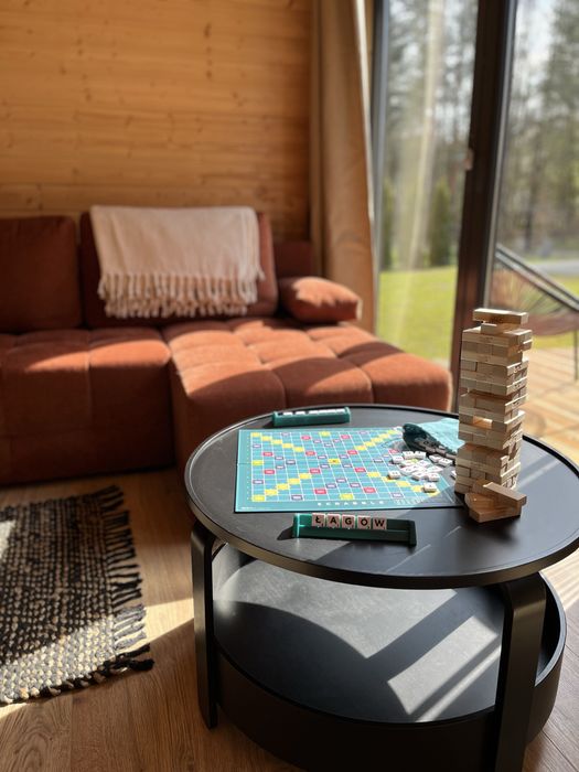 Czarne Domki nad jeziorem z balią/ jacuzzi i sauną