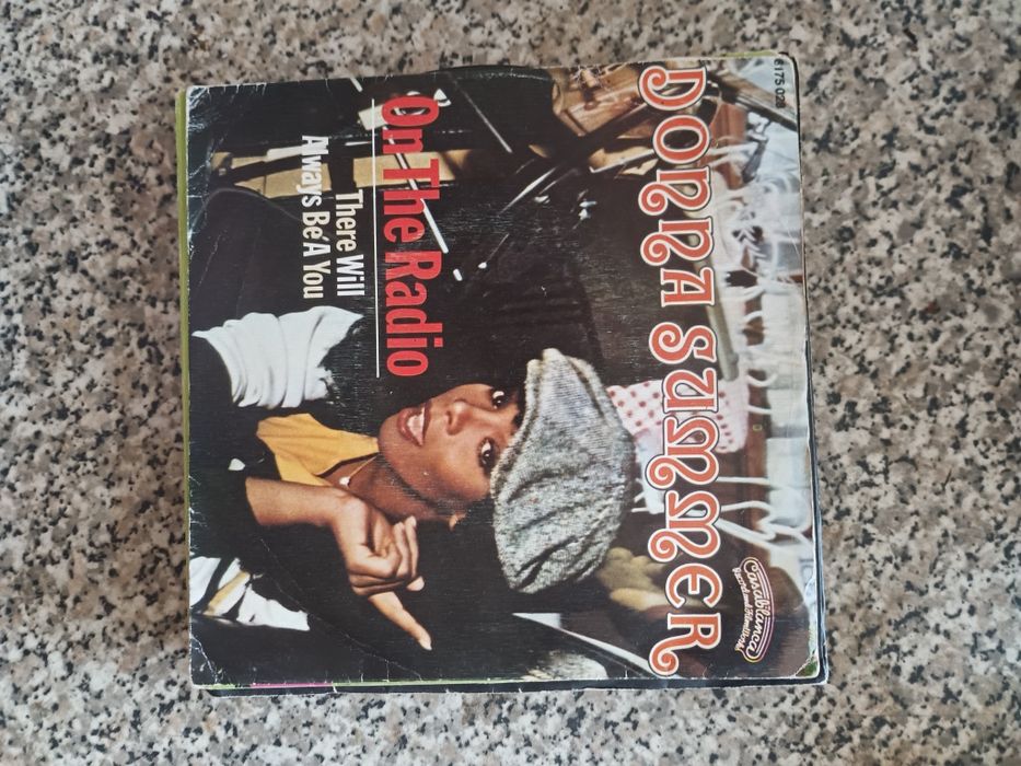Discos vinil single 2€ unidade. Bom estado de conservação