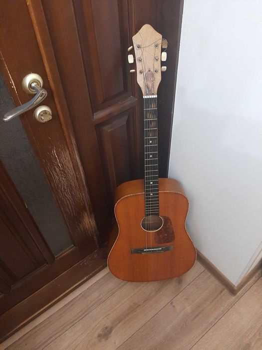 большая  гитара кремона