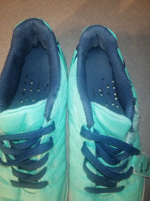 Sportowe buty KIPSTA na piłkę rozm.32