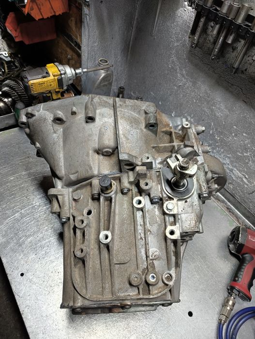 Skrzynia biegów Peugeot Expert Citroen Jumpy Fiat Scudo 2.0HDI 20MB12