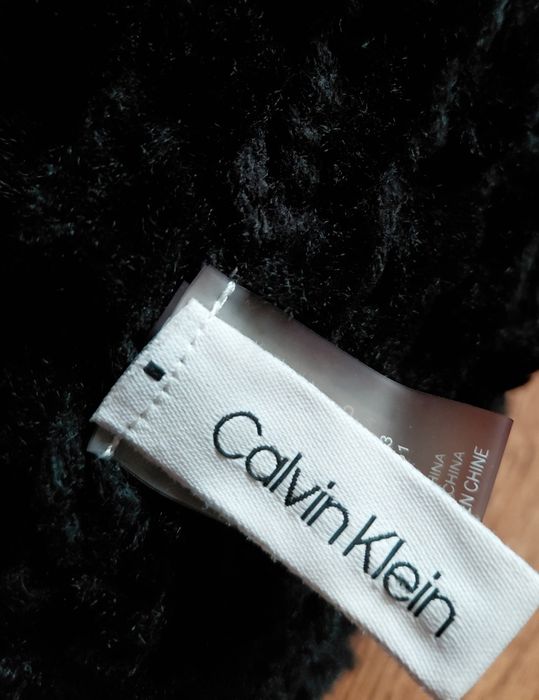 Calvin Klein czapka damska /czarne futerko